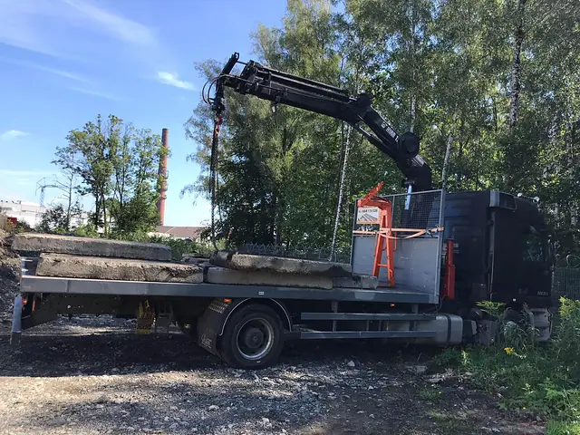Hydraulická ruka při vykládce