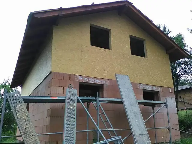 Dřevěná nástavba na zděném domě