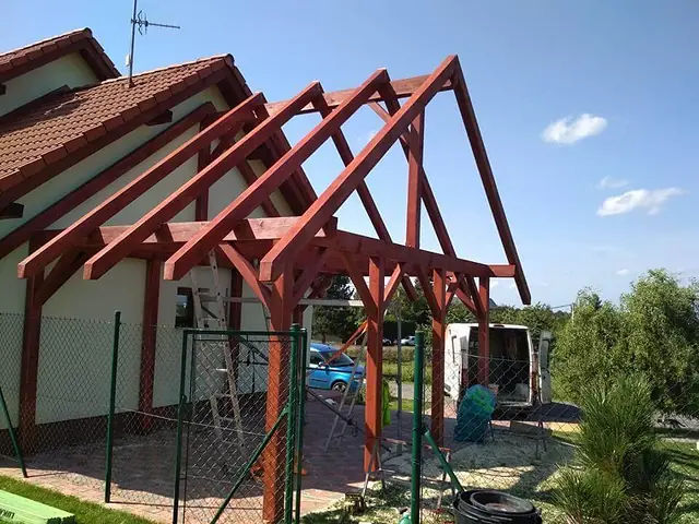 Pergola se sedlovými štíty