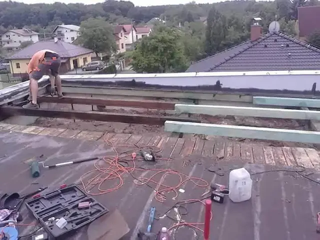 Práce na ploché střeše